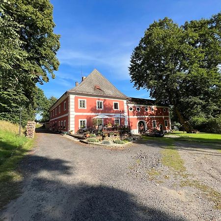 Rodinna Farma Sedmikraska Sněžné Exterior foto